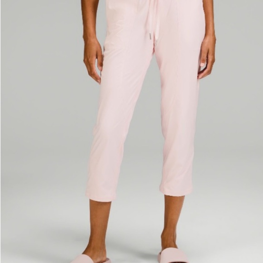 Lululemon Strawberry Milkshake Dance Studio Mid-Rise Lined